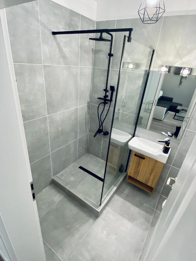 Happyhome Central Deluxe Apartments Oradea Buitenkant foto