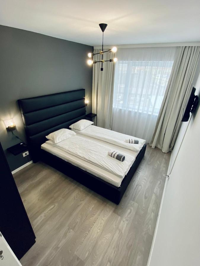 Happyhome Central Deluxe Apartments Oradea Buitenkant foto