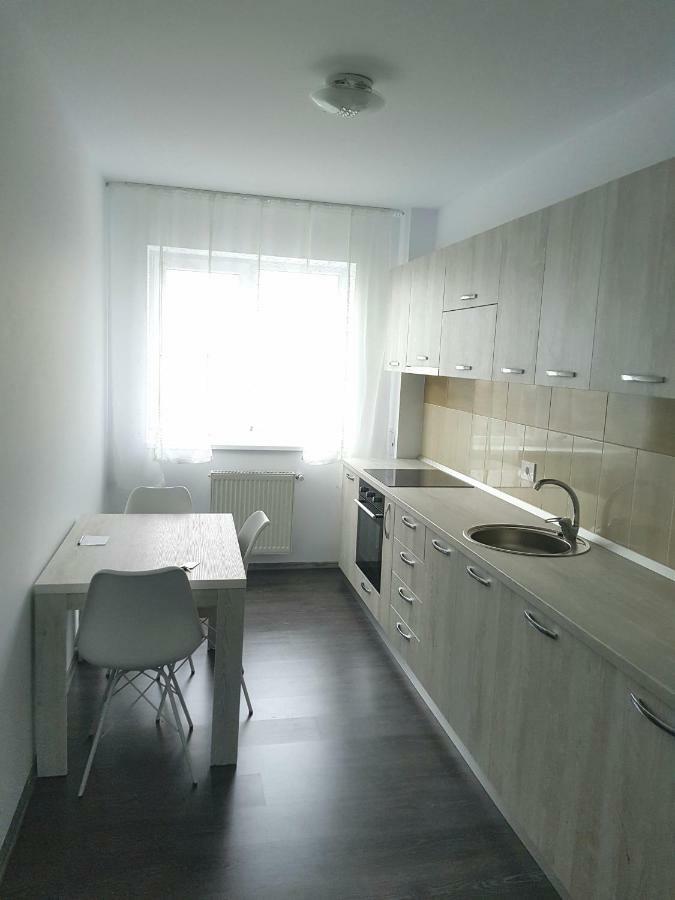 Happyhome Central Deluxe Apartments Oradea Buitenkant foto
