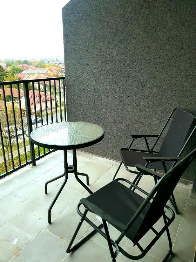 Happyhome Central Deluxe Apartments Oradea Buitenkant foto